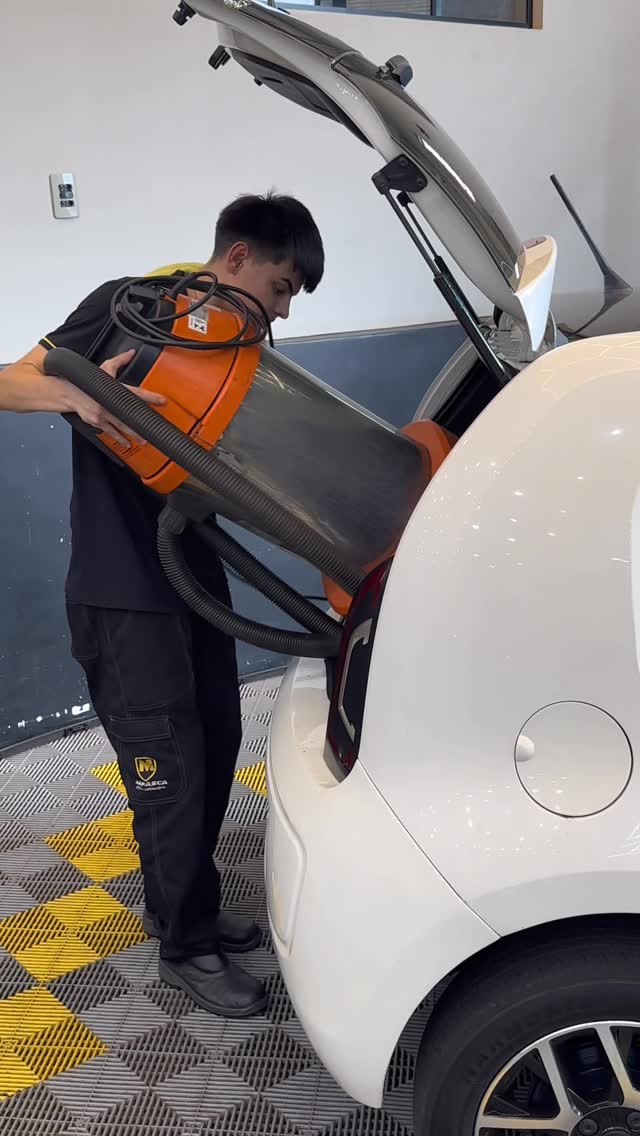 Higienização automotiva executada pela equipe Marasca